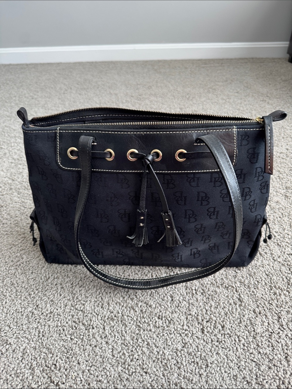 Dooney & Bourke Black Logo Jacquard Medium Handbag - Picture 2 of 8